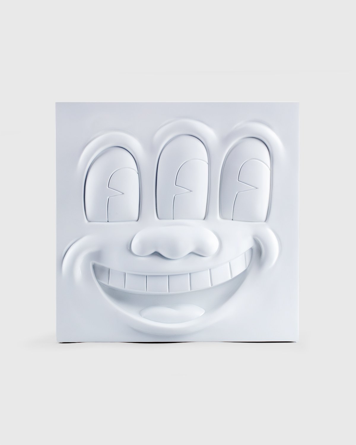 Medicom - Keith Haring Three Eyed Smiling Face Statue White - Lifestyle - White - Image 1