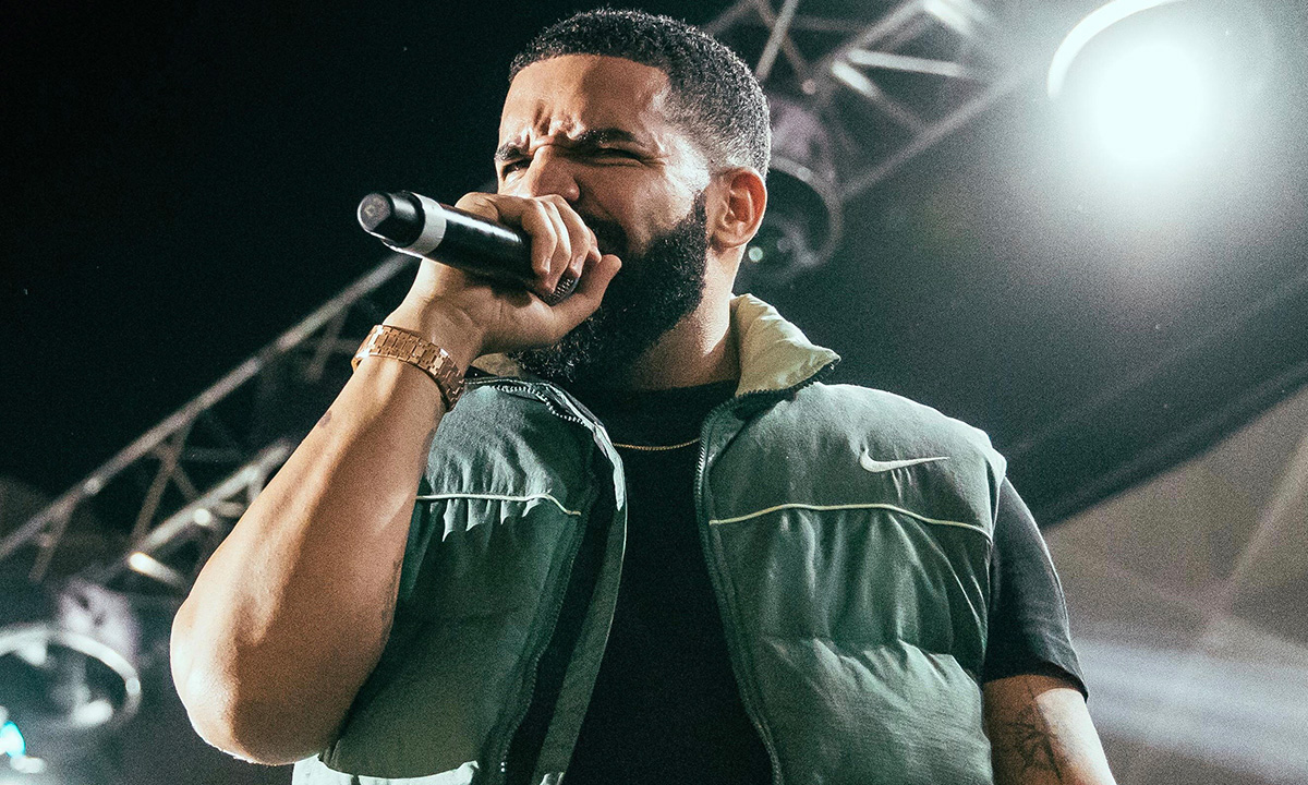 Does Drake Put Nike Over Adidas On Travis Scott's Sicko Mode?