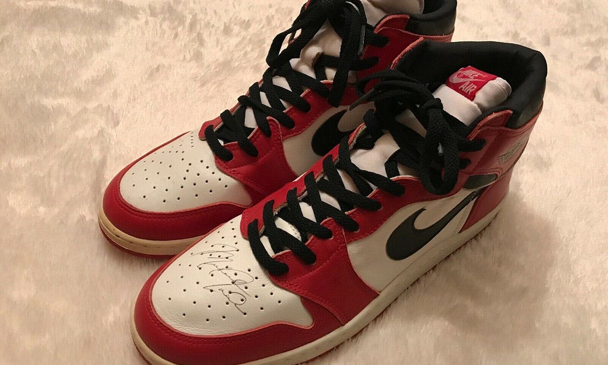 Michael Jordan Autographed Nike Air Jordan 1 Retro High Shoes