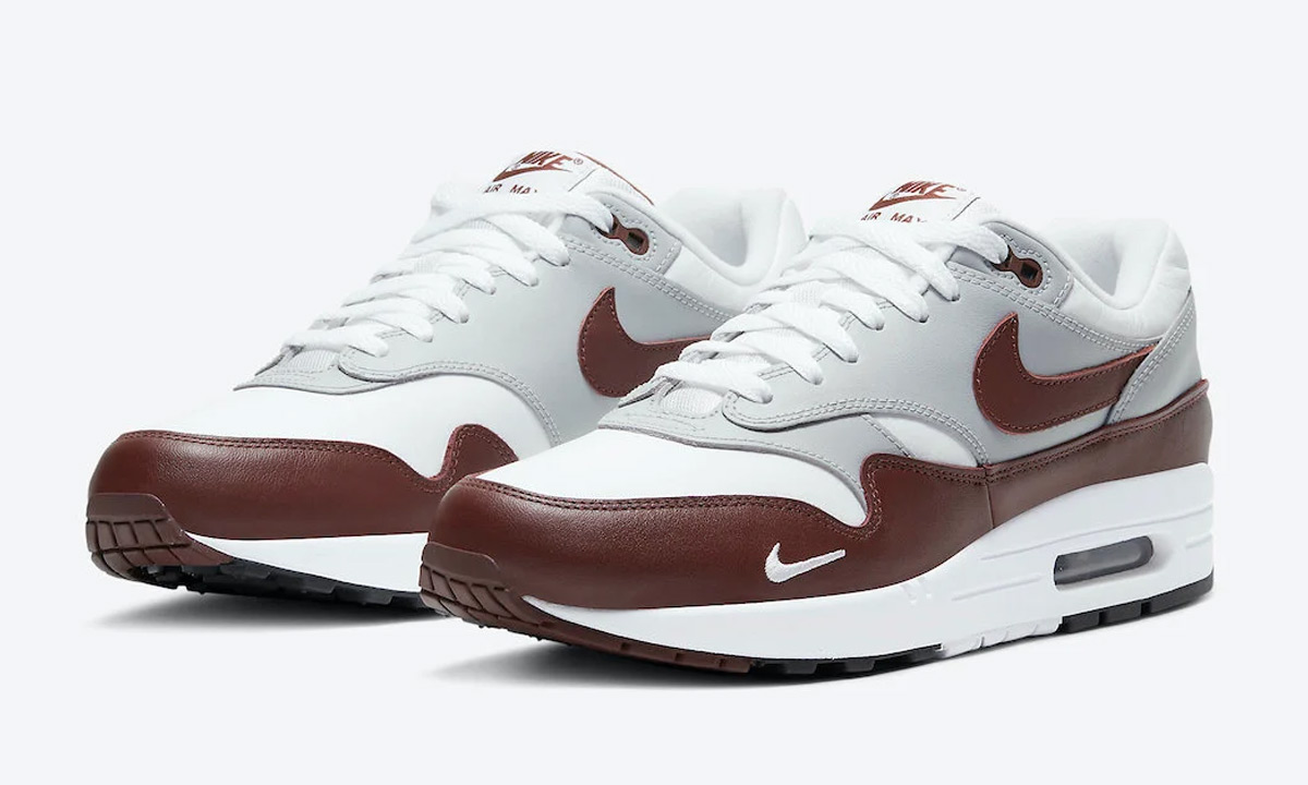 brown leather nike air max 1 product shot