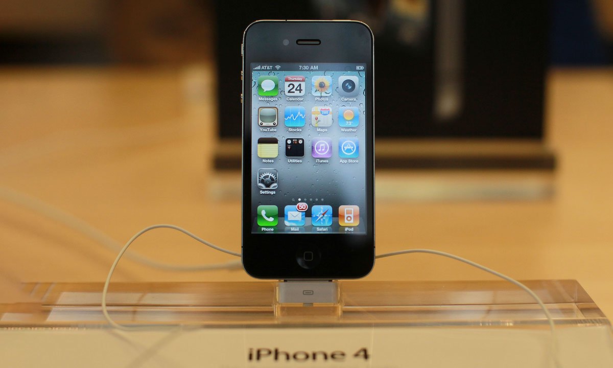 iPhone 4 is displayed at the flagship Apple Store
