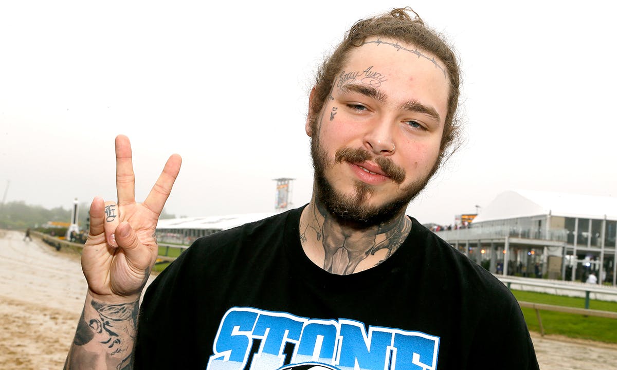 Post Malone peace sign