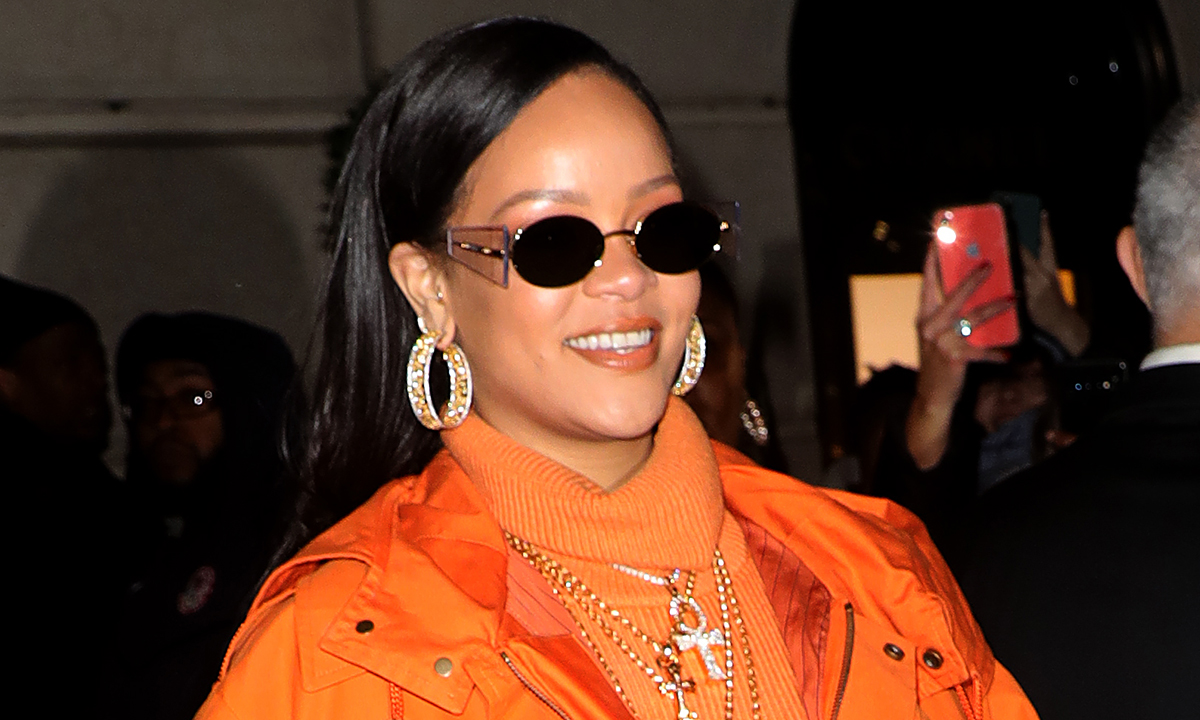 Rihanna smiling sunglasses