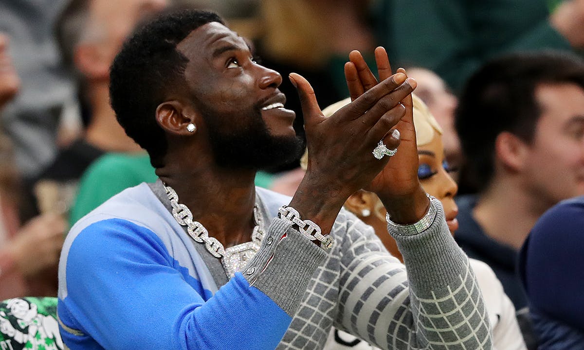 Gucci Mane clapping courtside