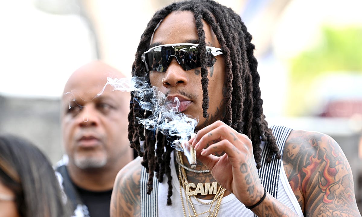 Wiz Khalifa smoking