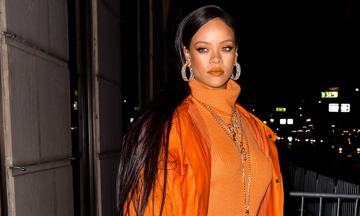 Rihanna arrives to Bergdorf Goodman
