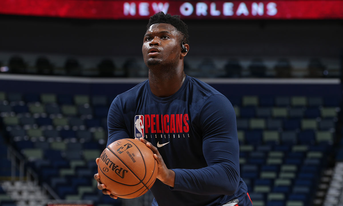 Zion Williamson #1 of the New Orleans Pelicans warms up before the game