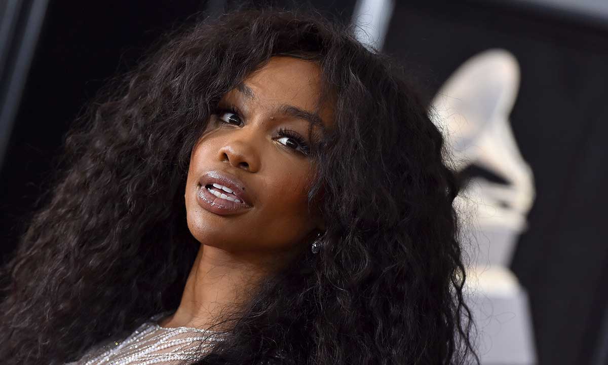 SZA attends the 60th Annual GRAMMY Awards