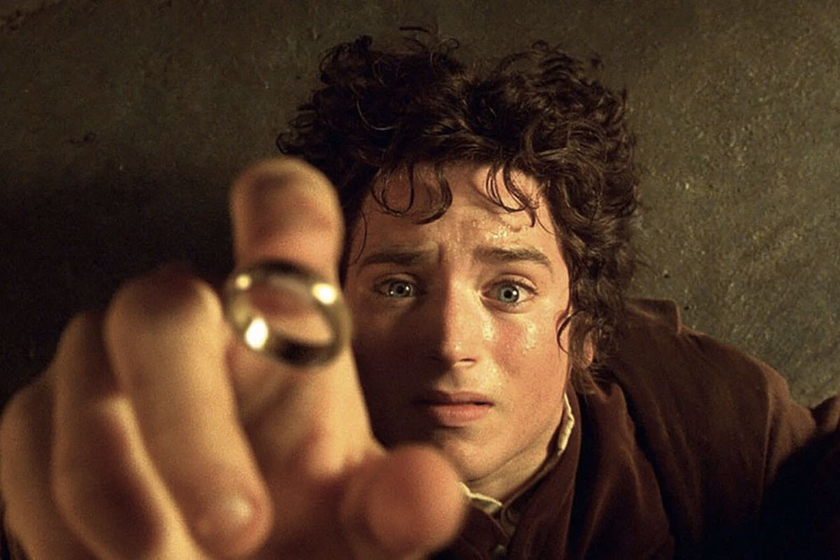 Lord of the Rings Frodo catching ring