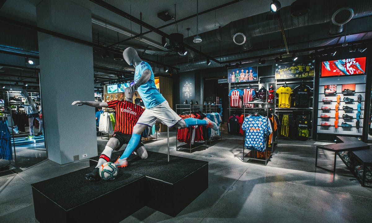 puma nyc store feat