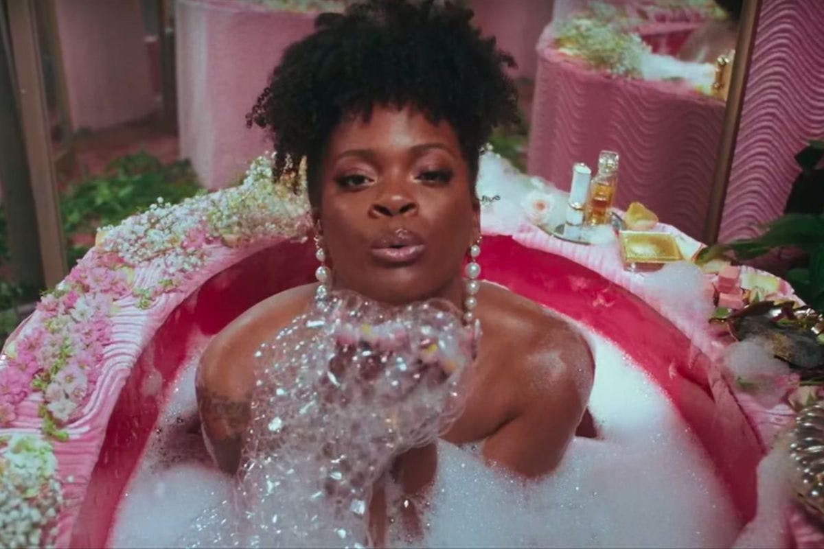 ari lennox bmo music video