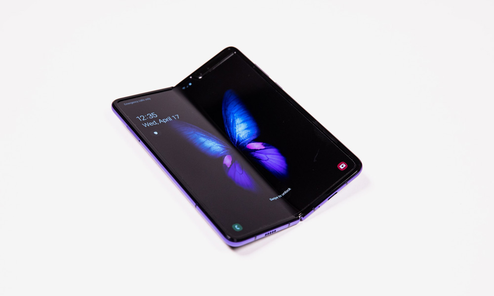 samsung galaxy fold review feat