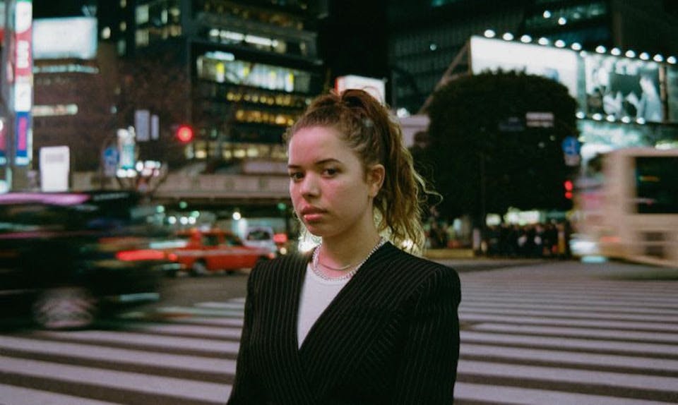 nilufer yanya baby blu video Nilüfer Yanya