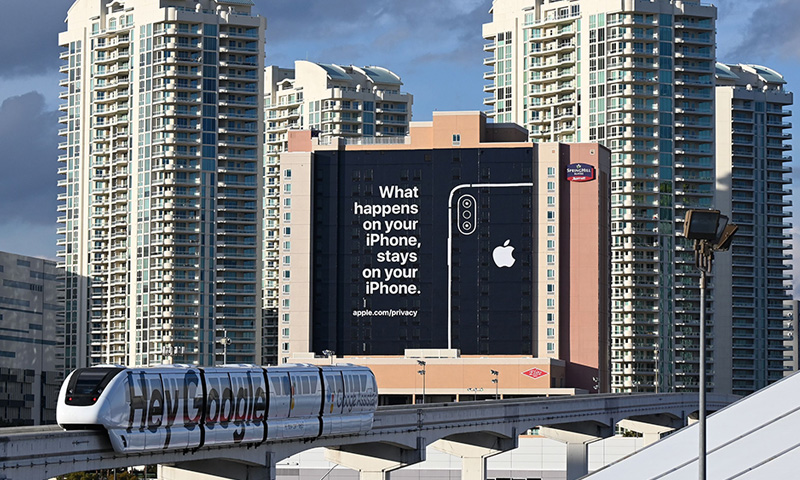 apple trolls google billboard amazon