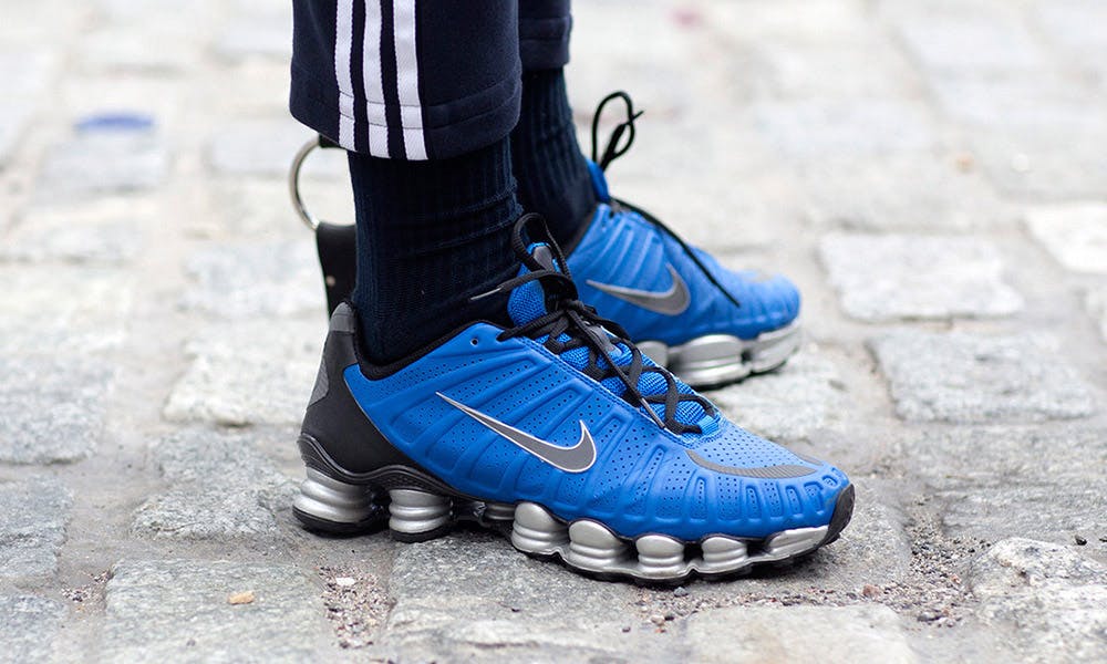 nike shox sneakers feature