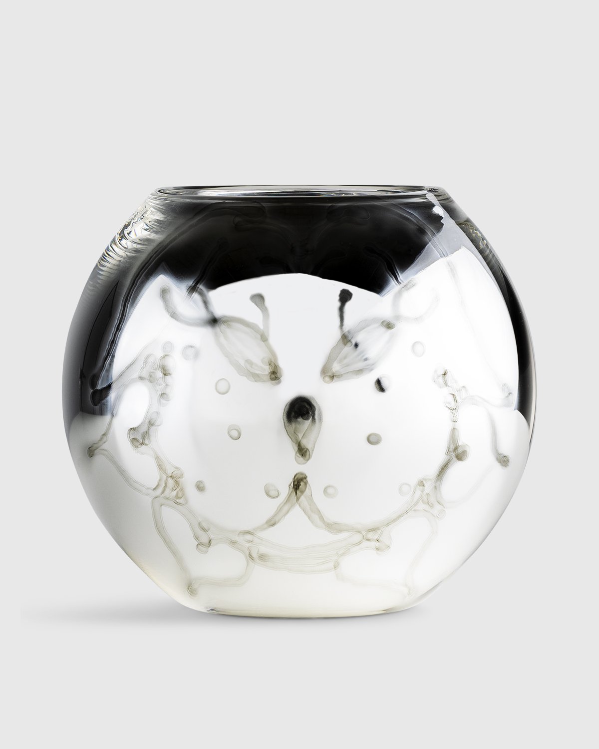 Chito x Christofle x Highsnobiety - Hand Painted Uni Vase Medium 2 - Lifestyle - Silver - Image 1