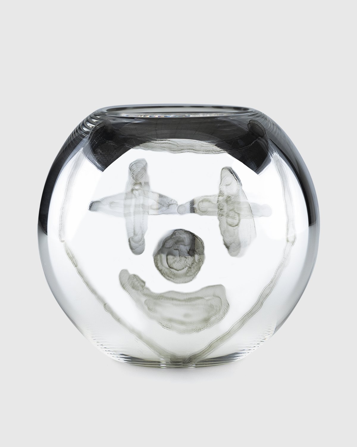 Chito x Christofle x Highsnobiety - Hand Painted Uni Vase Small 1 - Lifestyle - Silver - Image 1