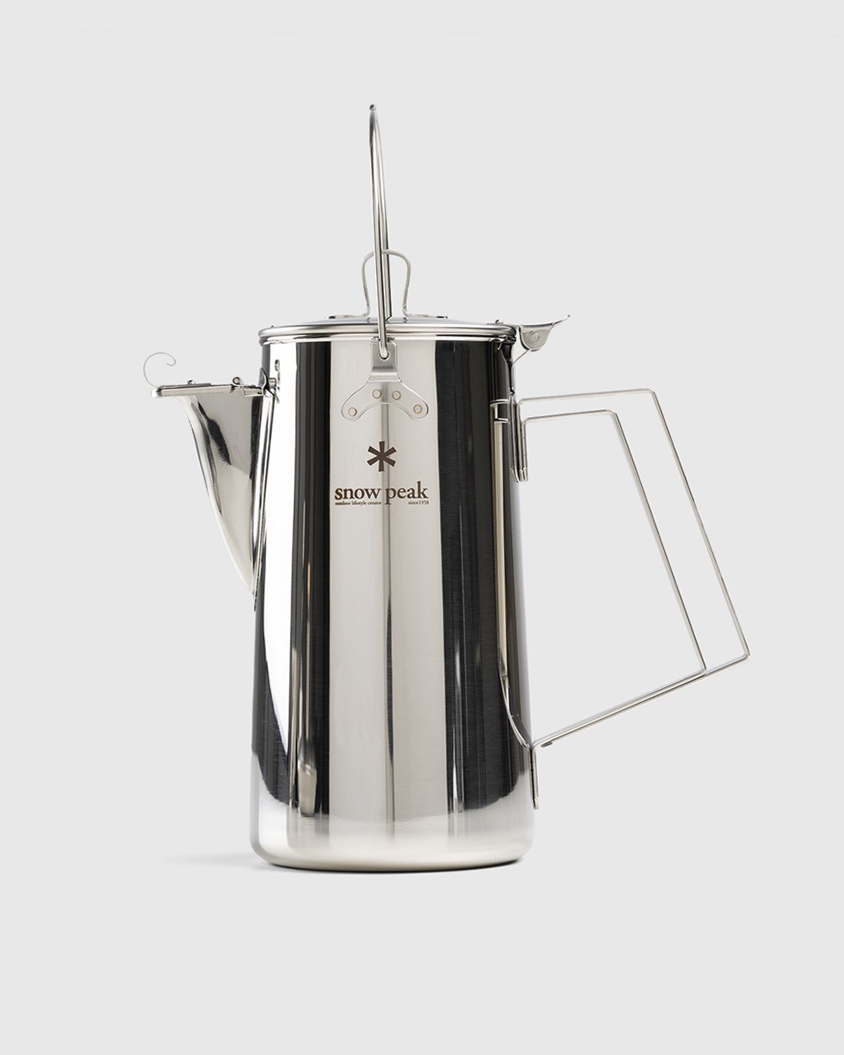 Snow Peak - Classic Kettle 1.8 Silver - Lifestyle - Green - Image 1