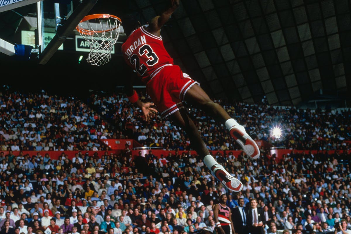 Top 10 Iconic Dunks of Michael Jordan 