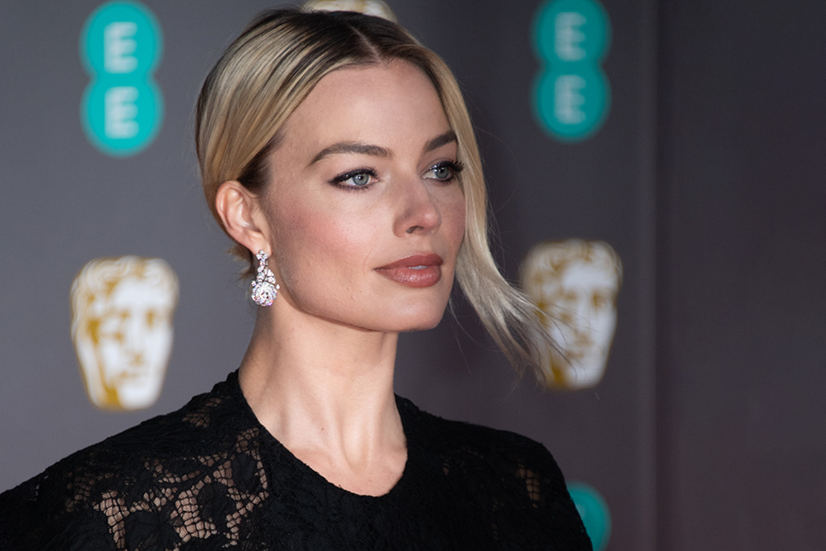 Margot Robbie attends the EE British Academy Film Awards