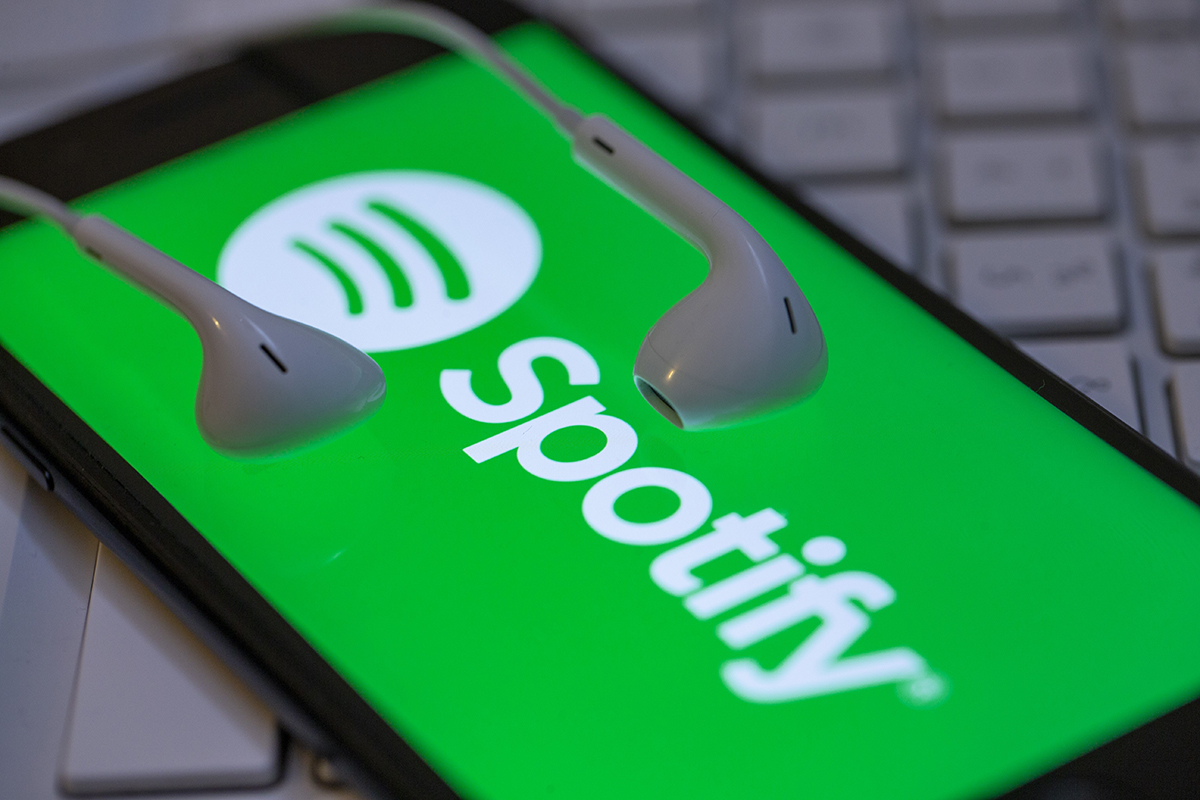 Spotify logo smartphone