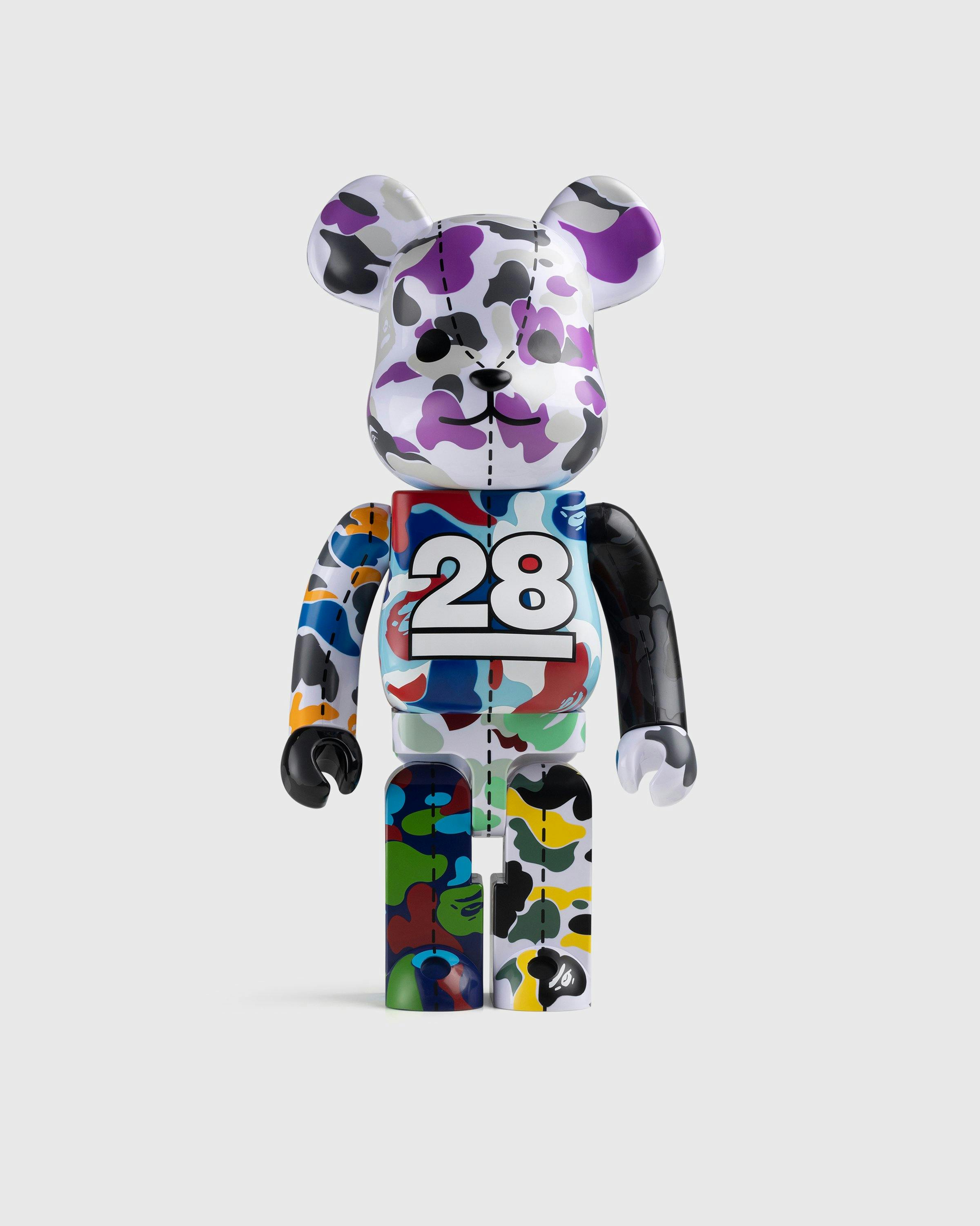 Medicom - Be@rbrick BAPE Camo 28th Anniversary 1000% #1 - Lifestyle - Multi - Image 1