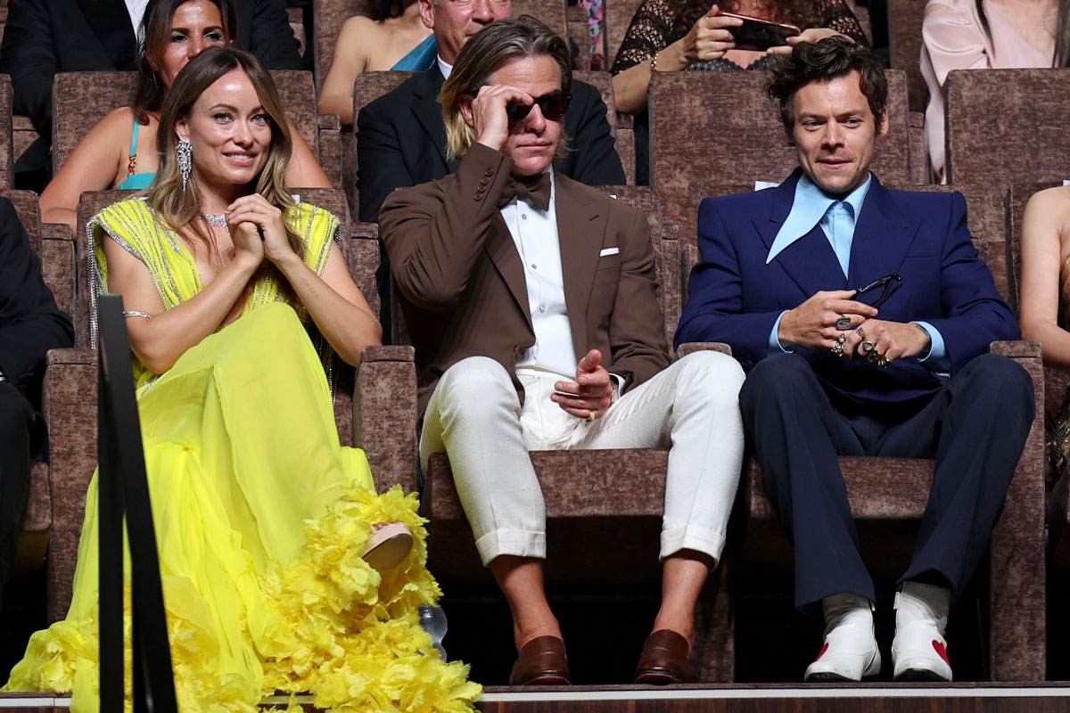 The 'Don't Worry Darling' Cast Showed Up in Dramatic Fashion at the Venice  Film Festival