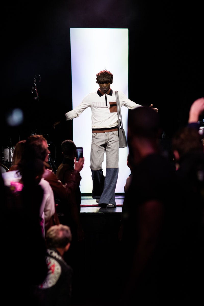 MFW19 NewYork Telfar EvaAlDesnudo MFW19 NewYork Teflar EvaAlDesnudo 18 fall winter 2019 nyfw runway