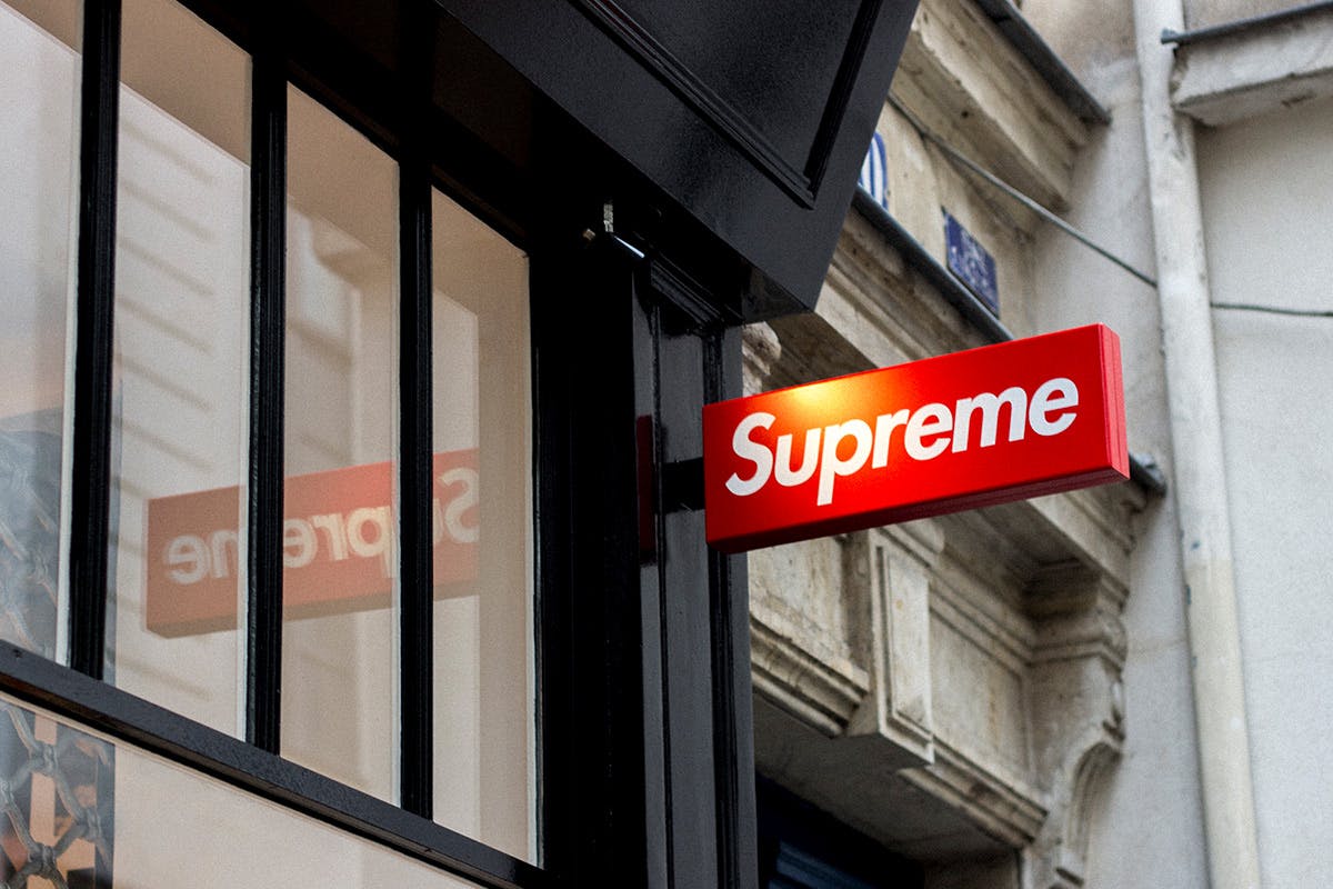 Supreme Paris Store  Shopping in Le Marais, Paris