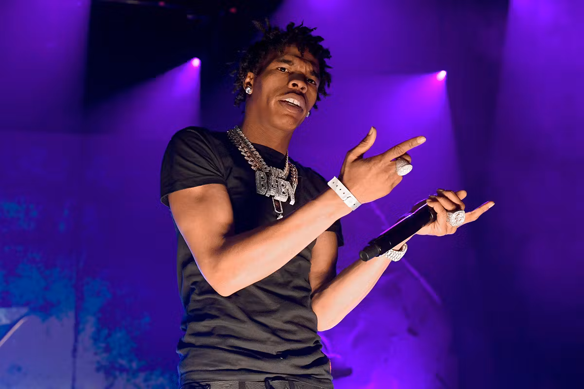 Lil Baby performing