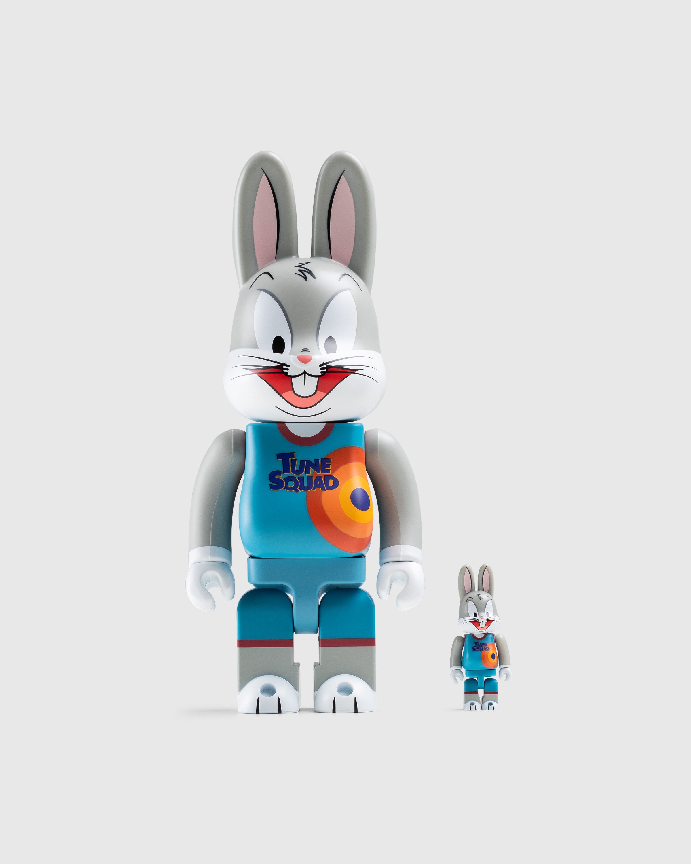 Medicom - R@bbrick Bugs Bunny 100% and 400% Set Grey - Lifestyle - Multi - Image 1