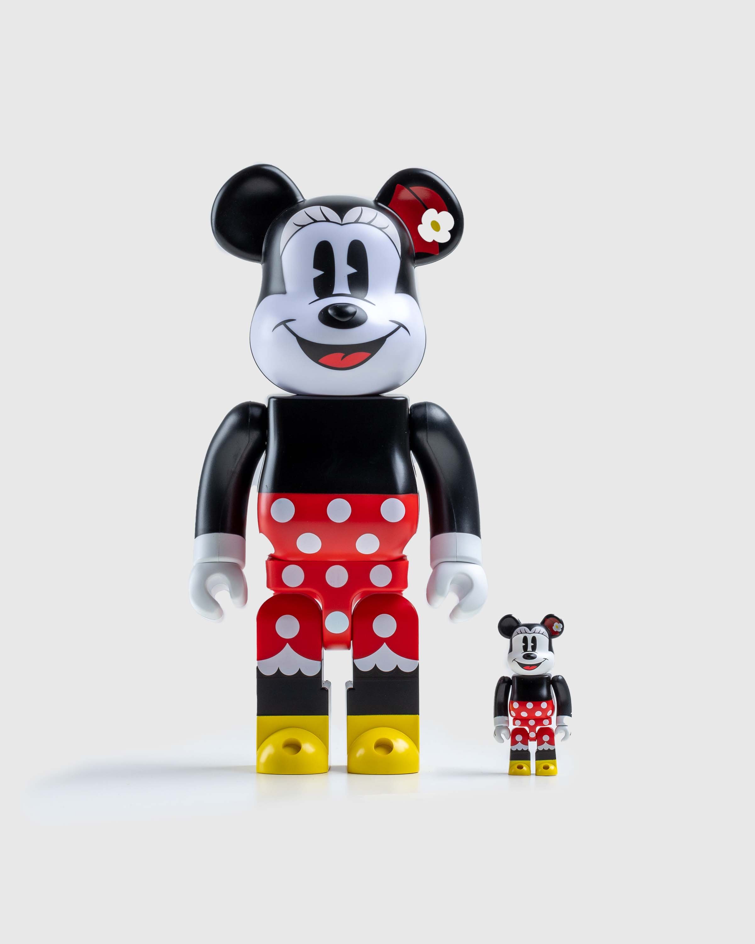Medicom - Be@rbrick Minnie Mouse 100% and 400% Set Red - Lifestyle - Multi - Image 1