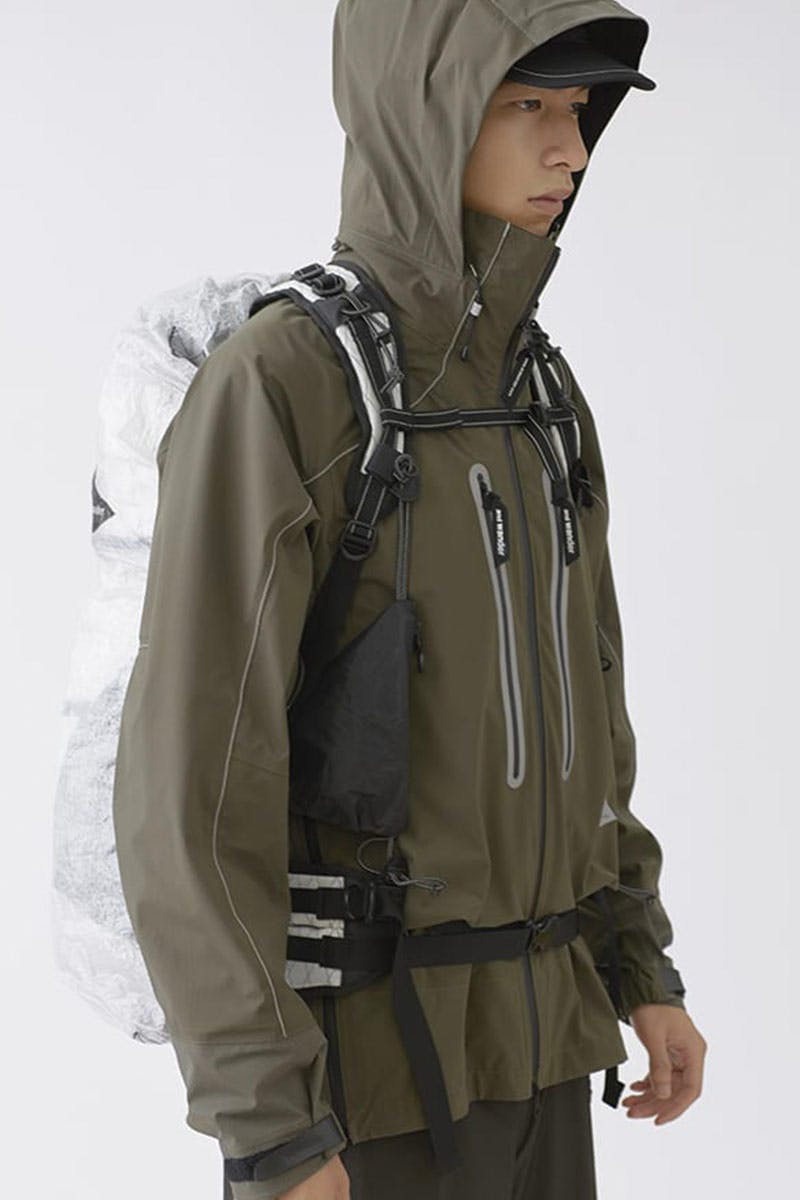 and wander Flexes Outdoor Expertise for SS23