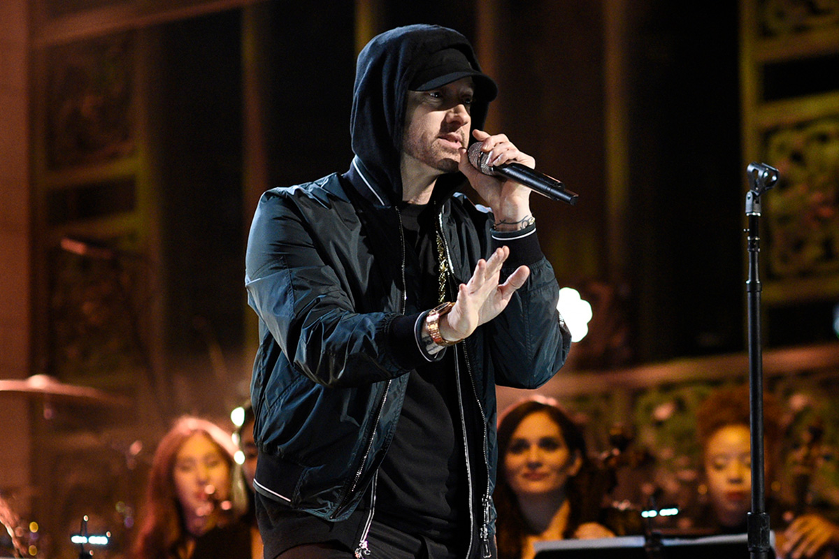 Eminem performs a Medley in Studio 8H