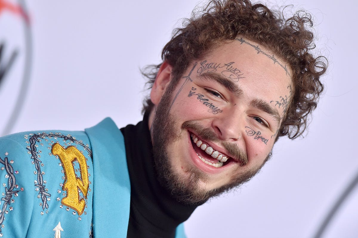 Post Malone attends the 2018 American Music Awards