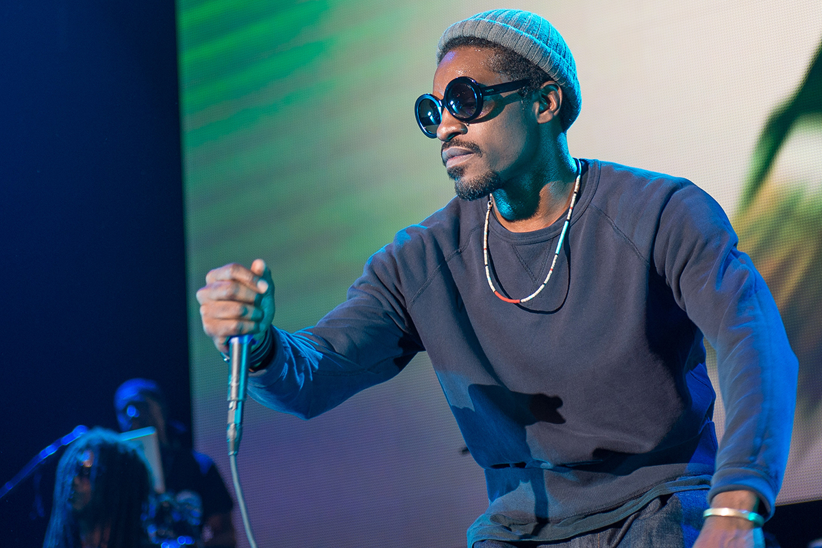 Andre 3000 performing
