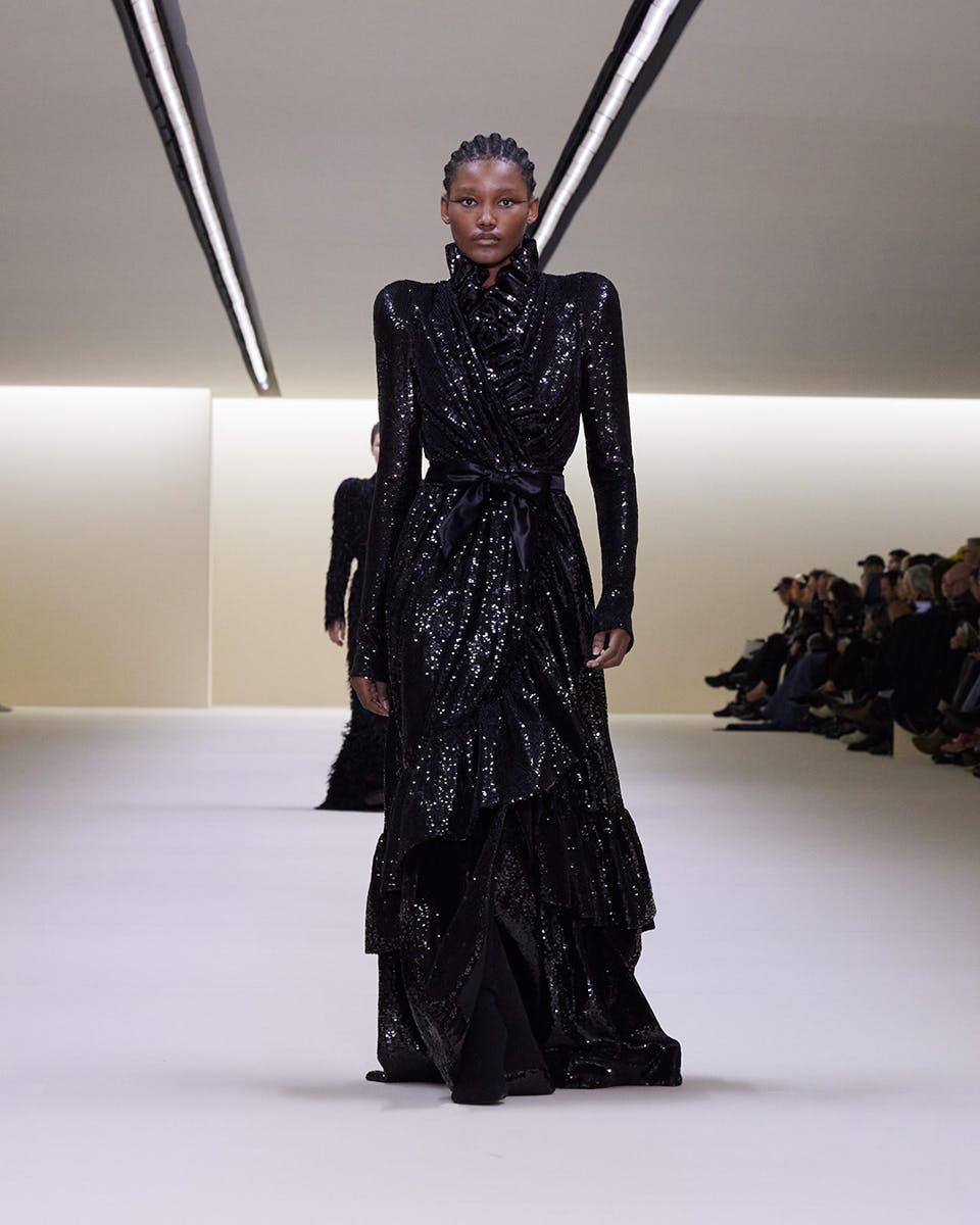 Balenciaga returns to haute couture