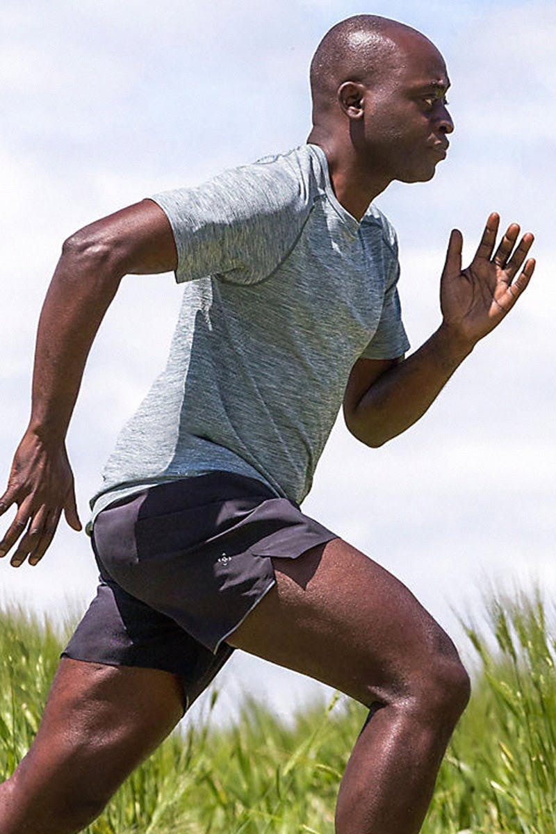 male model wearing Lululemon running set