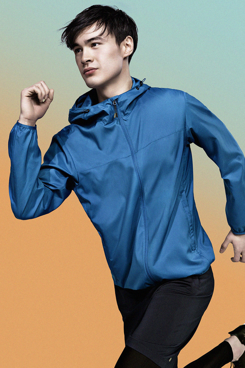 model wearing Uniqlo outerwear running jacket