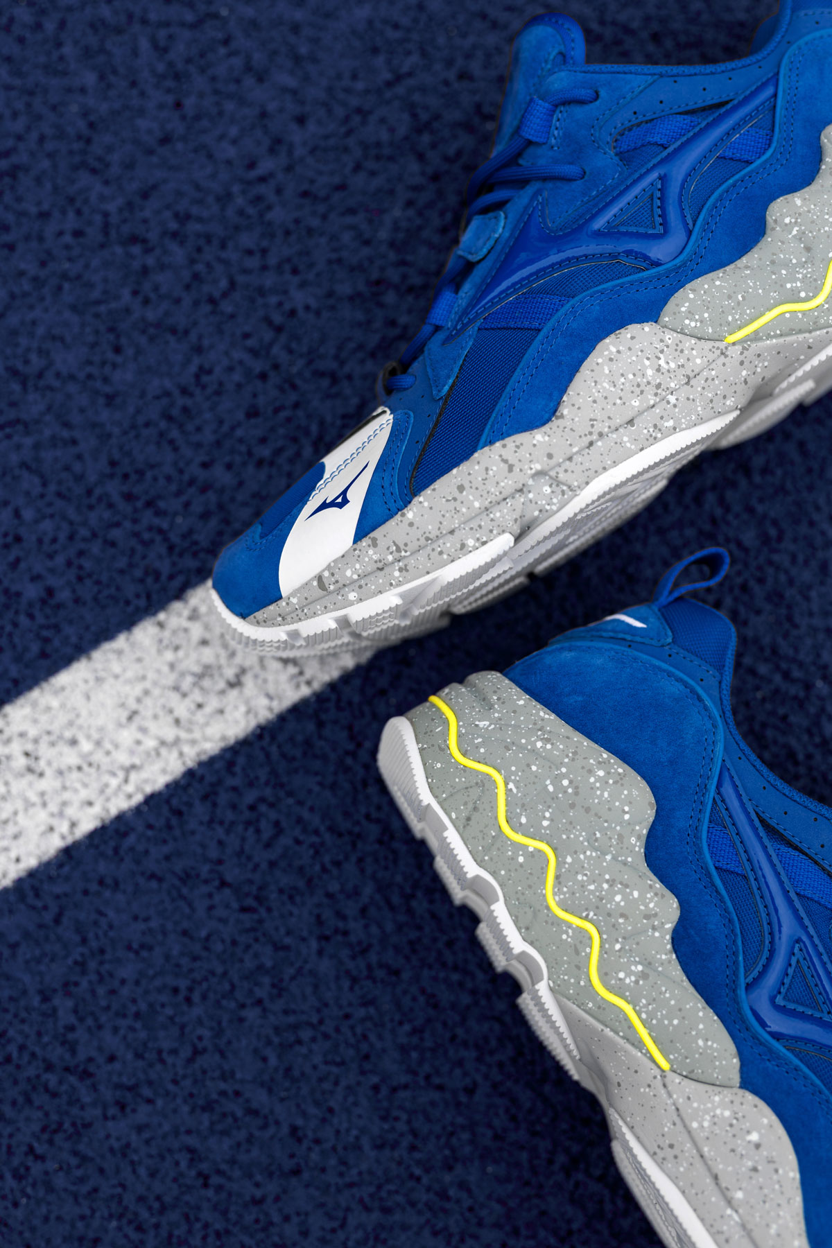 Mizuno and mita sneakers Team Up to Redesign 1998's Wave Rider 1