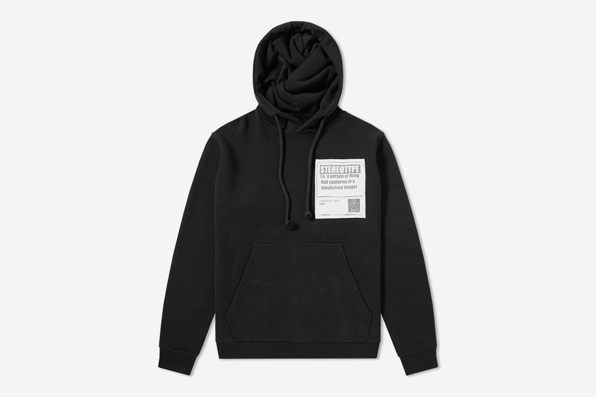 12 12 2017 maisonmargiela 10stereotypepopoverhoody black s50gu0056 s25279 900 th 1 Stüssy end sale