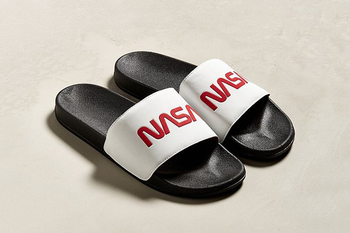 45428117 010 b urban outfitters