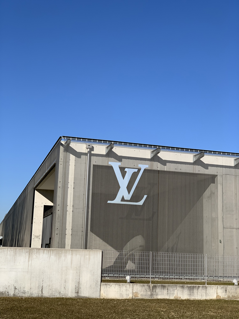 Louis Vuitton , shoe maker in Italy - Images
