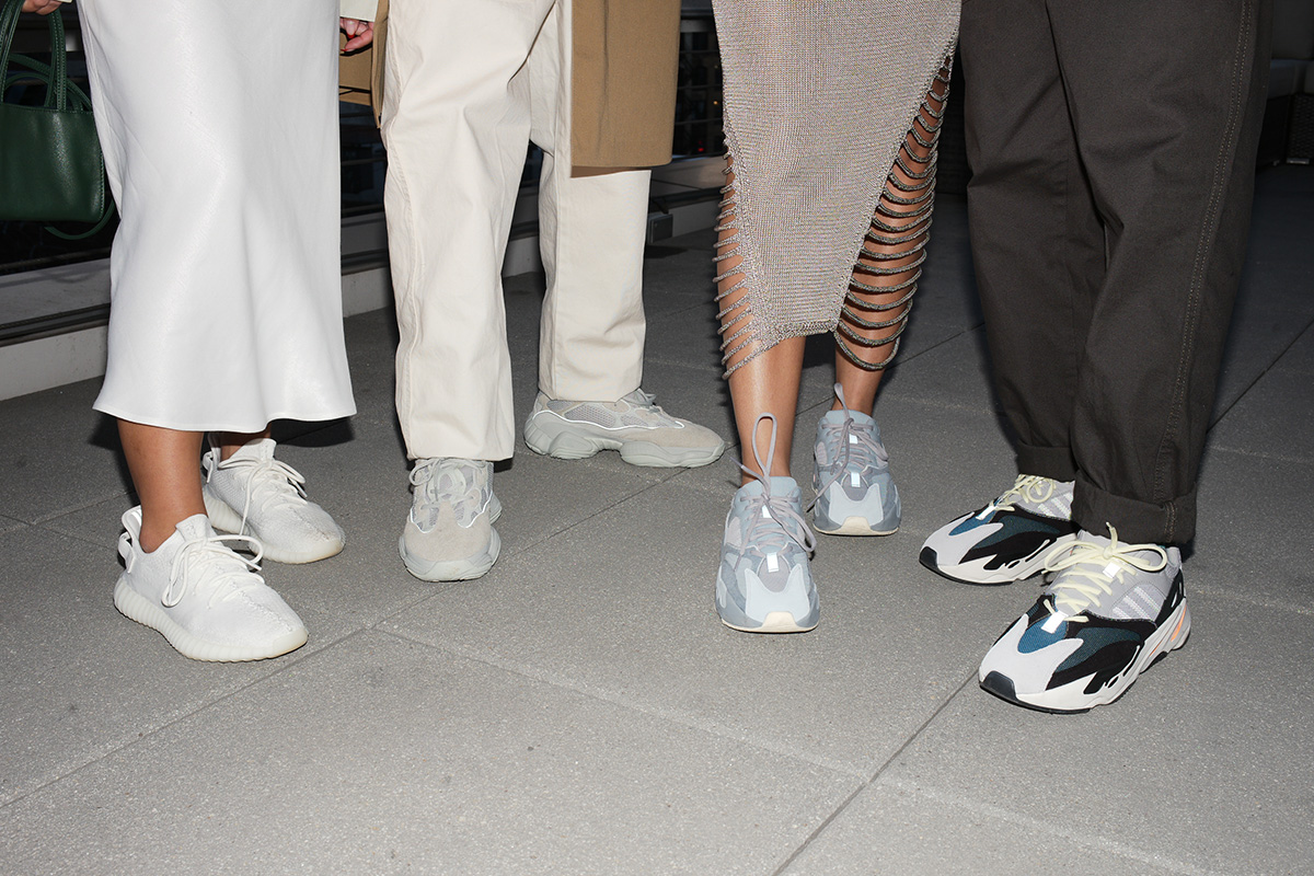 Adidas Yeezy Boost 350 Supreme, Men's Fashion, Footwear, Sneakers
