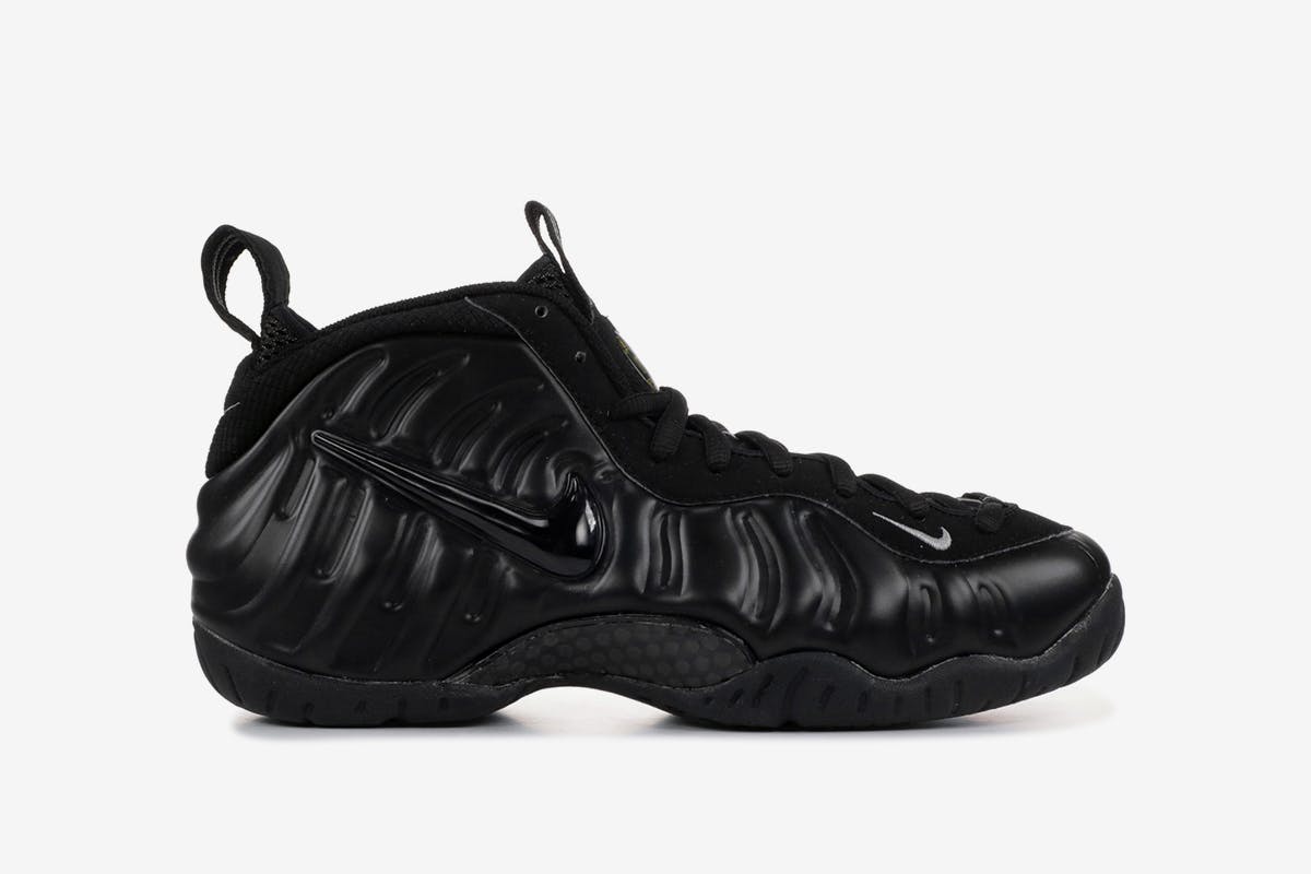 foamposite 09 AIR FOAMPOSITE PRO 'BLACK MEDIUM GREY' FlightClub nike foamposite