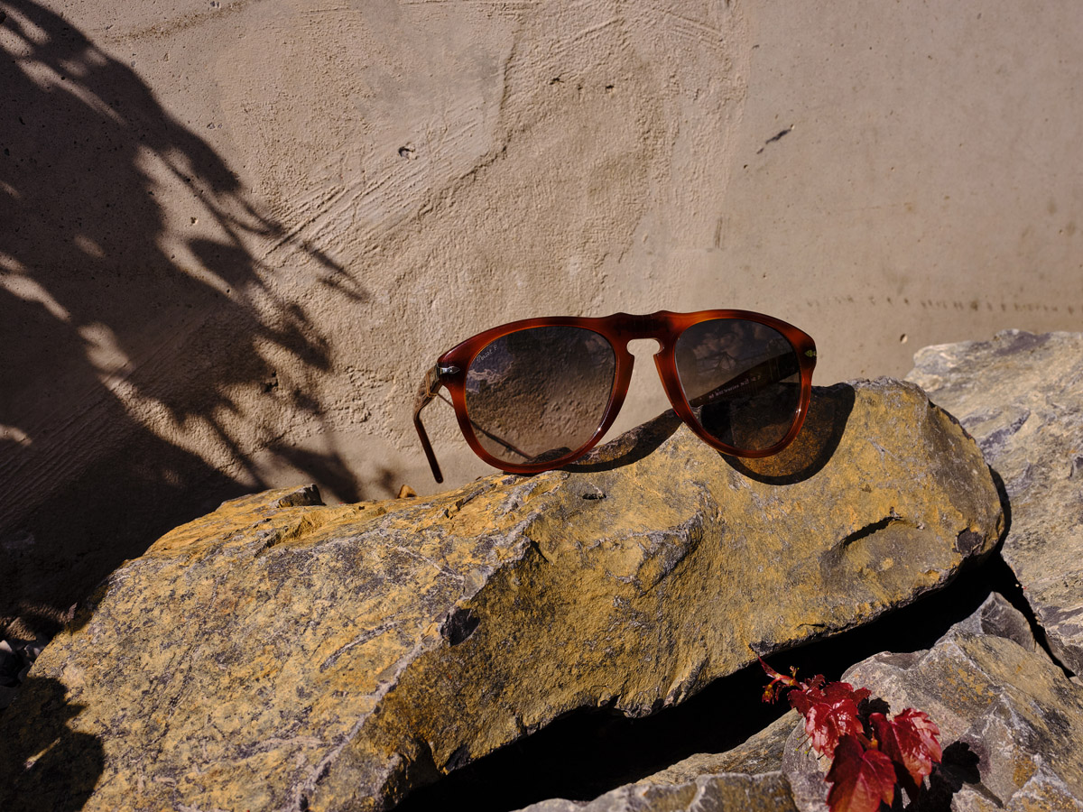 sunglasses history of style movements Americana ray-ban sunglass hut versace