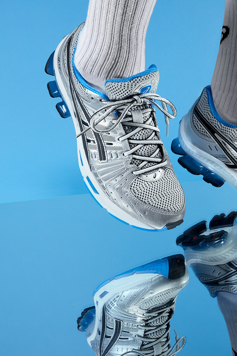 ASICS Brings Back Its Iconic Early 2000s GEL-KINSEI Runner