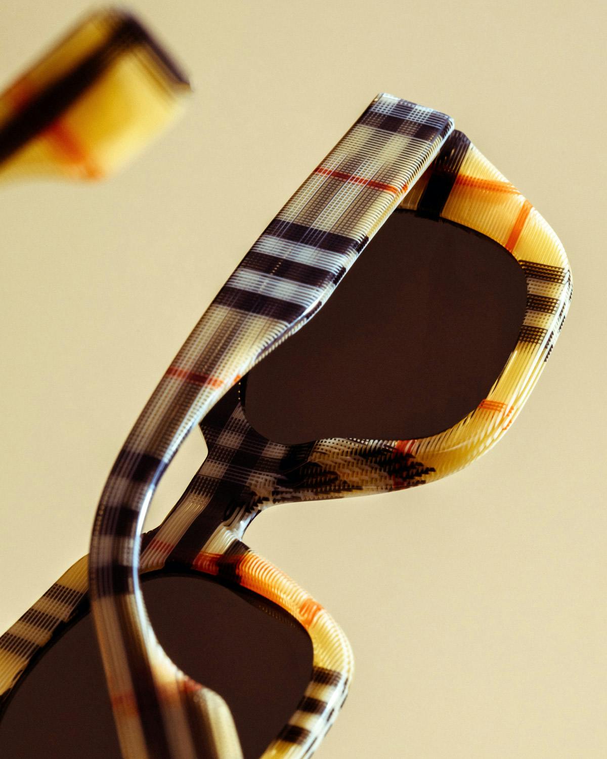 sunglass hut buyers guide