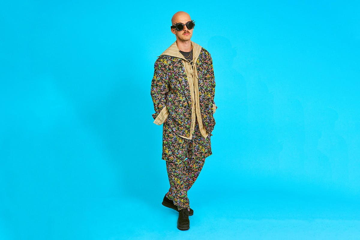 AiE SS20 blue background