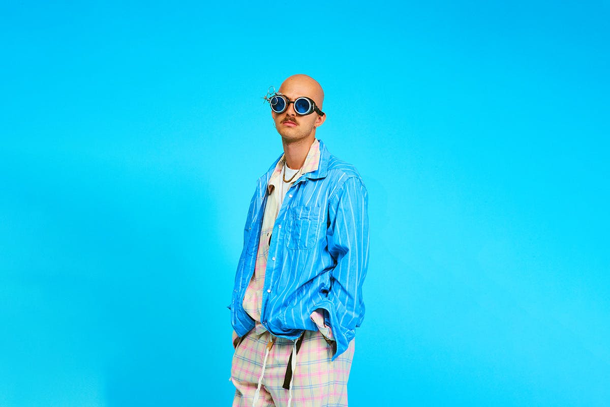 AiE SS20 sunglasses blue background